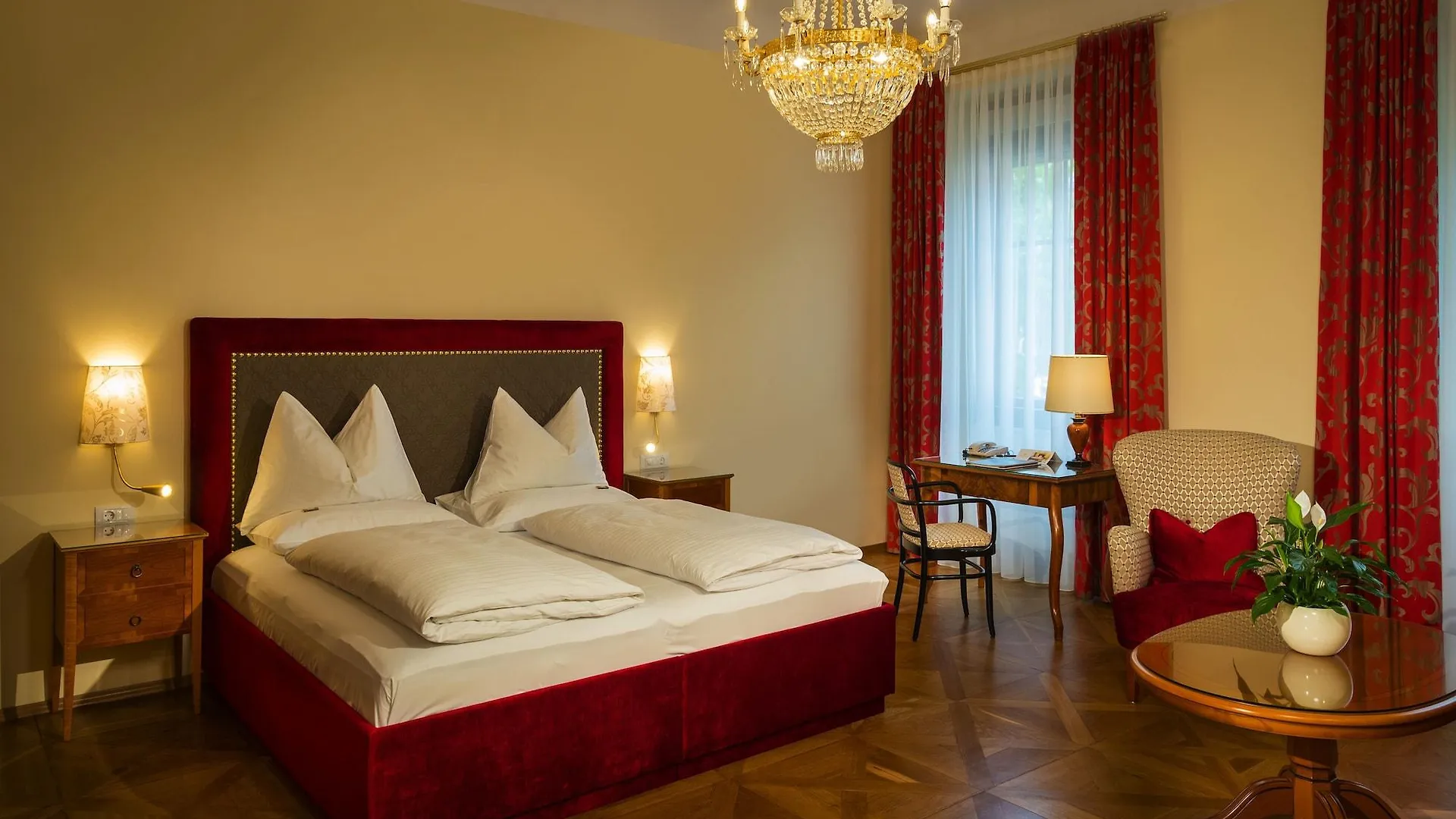 Parkhotel Graz - Traditional Luxury Hotel